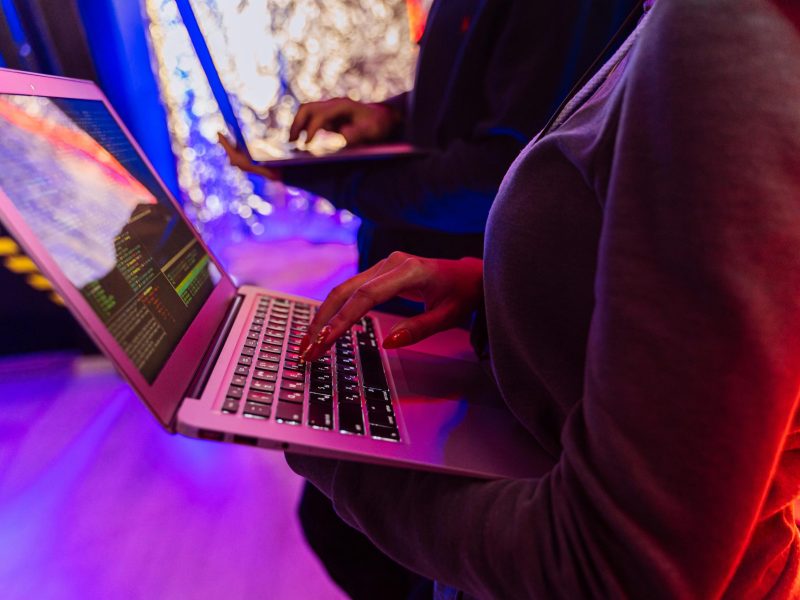 pexels-shkrabaanthony-5475793